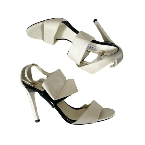 Jimmy Choo Trapeze Pleated Asymmetrical Off White Black Patent Leather Sandals - Picture 12 of 12